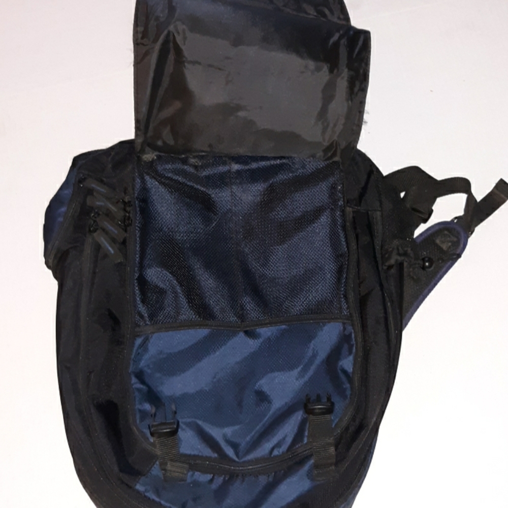 ⬇️$15 Tragus laptop backpack - Picture 4 of 8